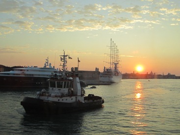 picture of sun Venice Italy